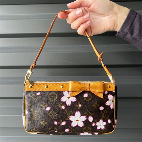 collezione blossom louis vuitton|louis vuitton rose flowers.